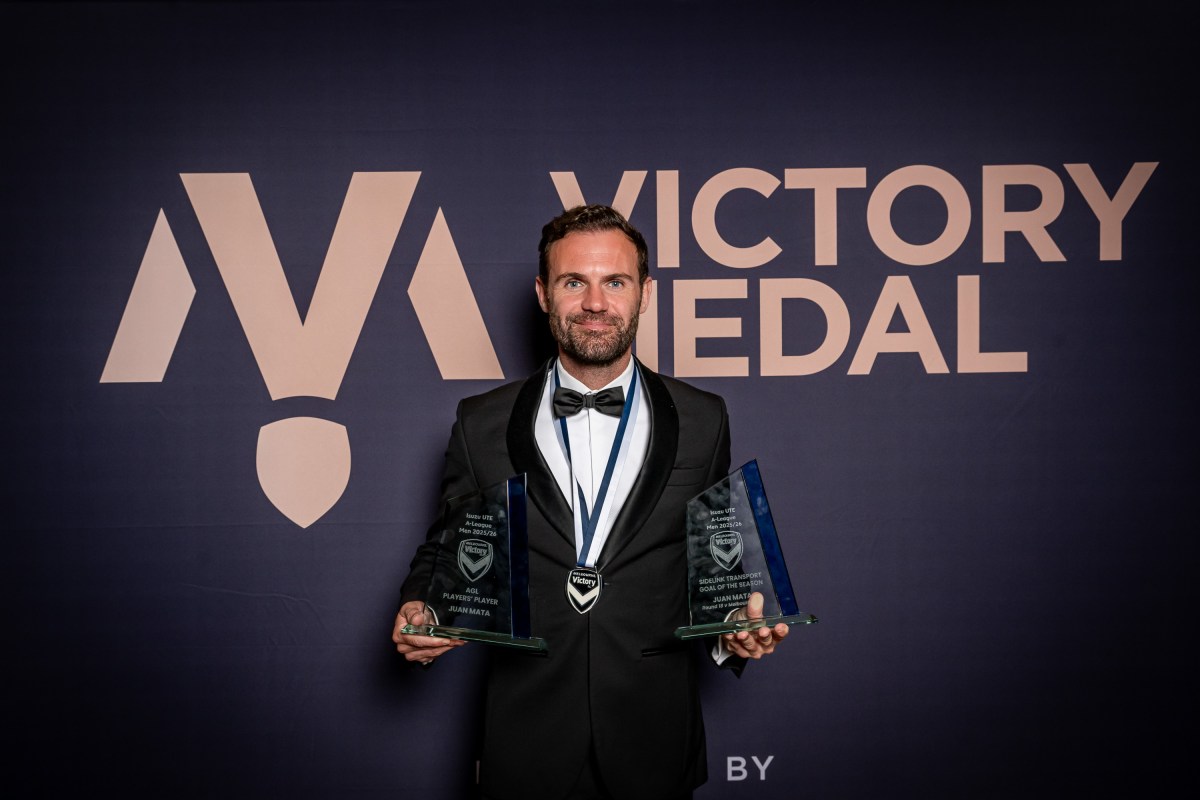 Midfielders Monday as Mata and Lowe scoop top prize at Victory Medal ...
